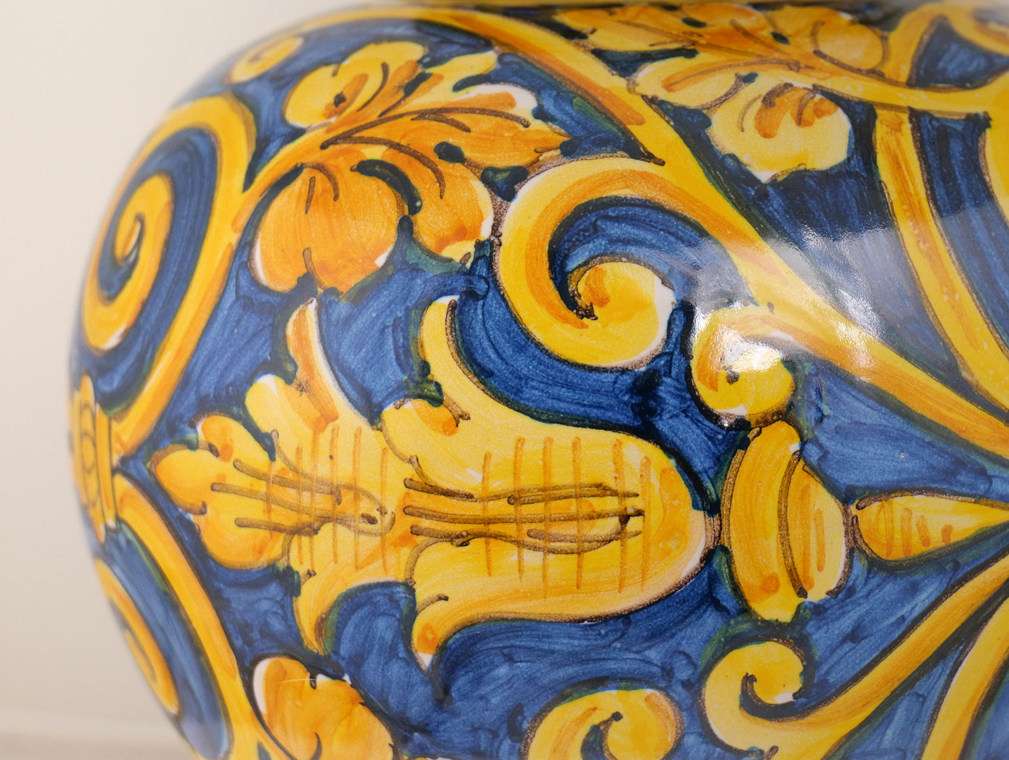 Lume Boccia "Foglia di vite a cuori su fondo blu"