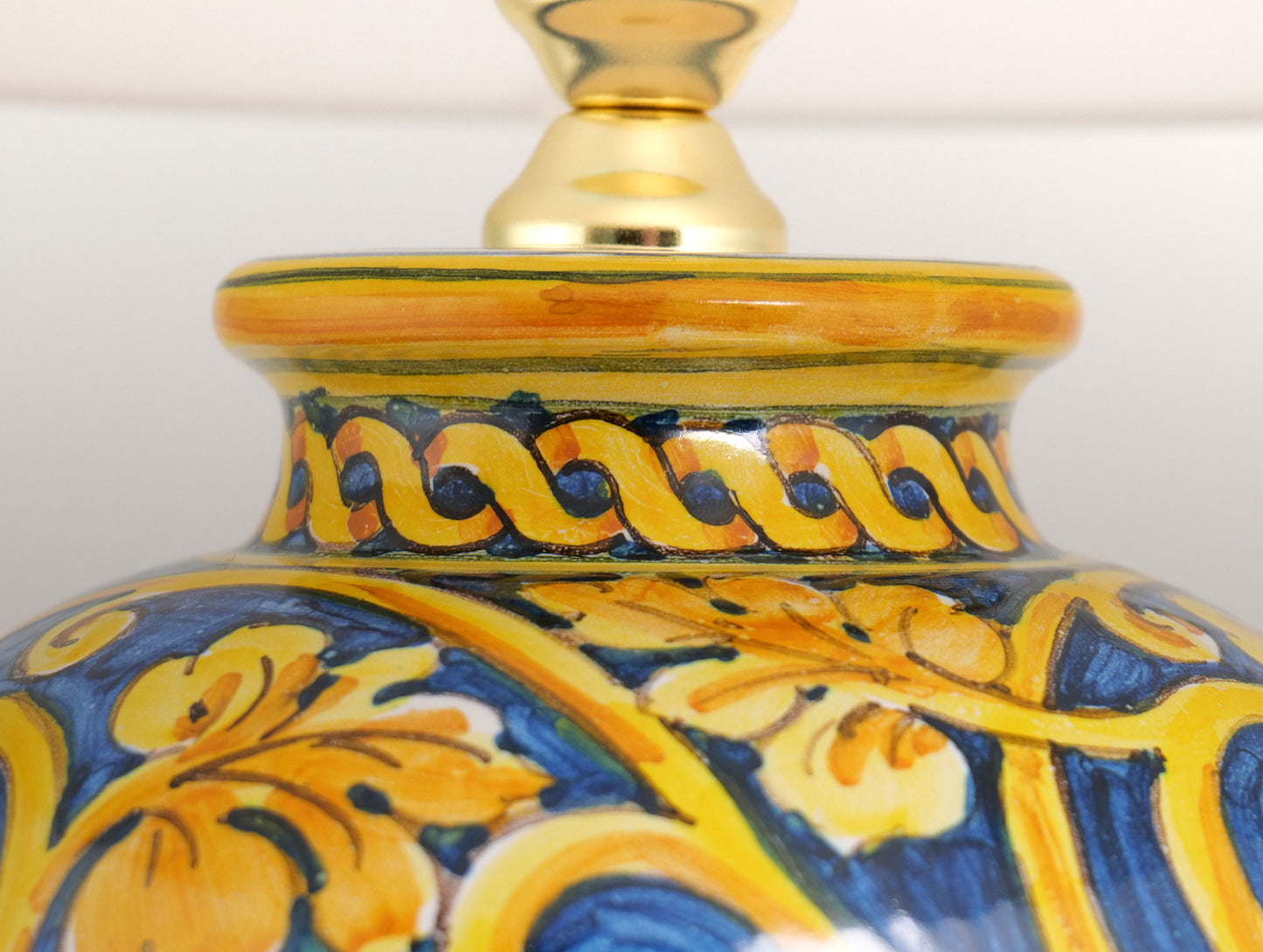 Lume Boccia "Foglia di vite a cuori su fondo blu"