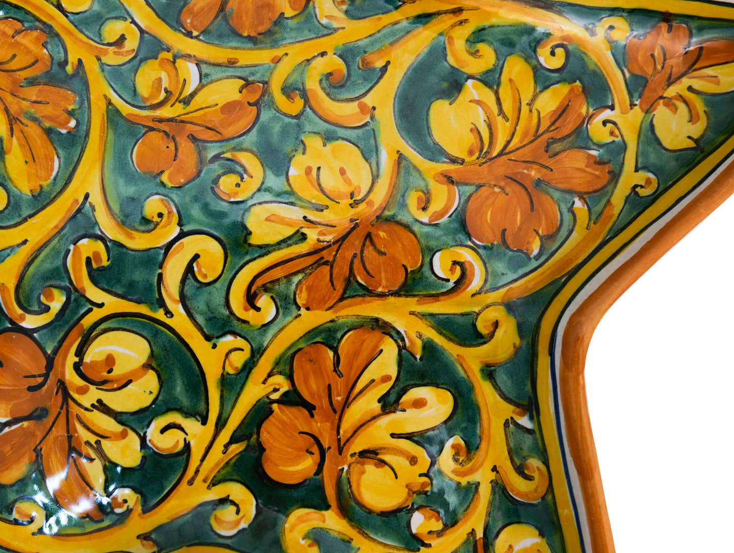 Vassoio Stella decoro foglia di vite a spirale su fonfo verde